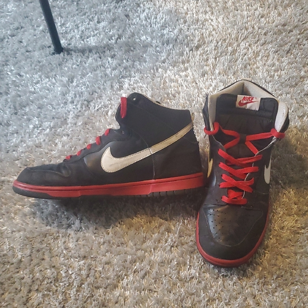 Nike Dunks - Picture 2 of 9
